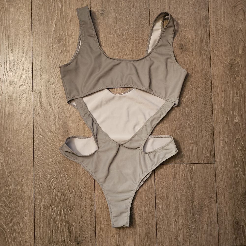 iHeartRaves Reflective Bodysuit